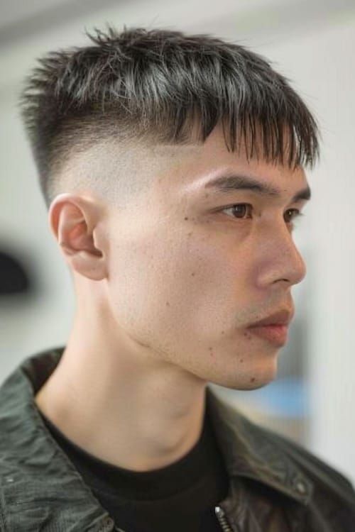 Penteado dos homens de colheita Edgar afiada.