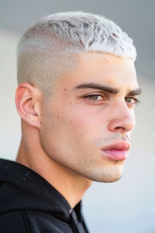 Corte de Edgar Grey Crop Cutped para homens.