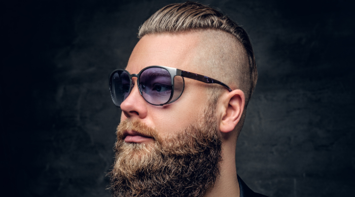 Penteados lisos clássicos para homens