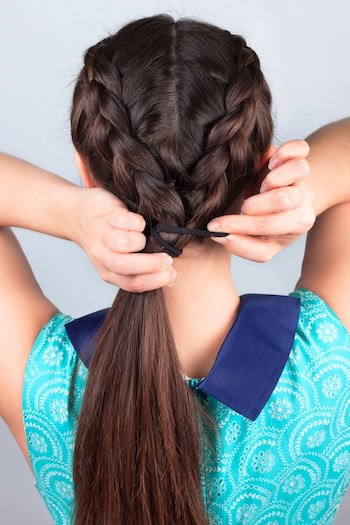 Tutorial de cabelo de trança francesa dupla - Etapa 5.