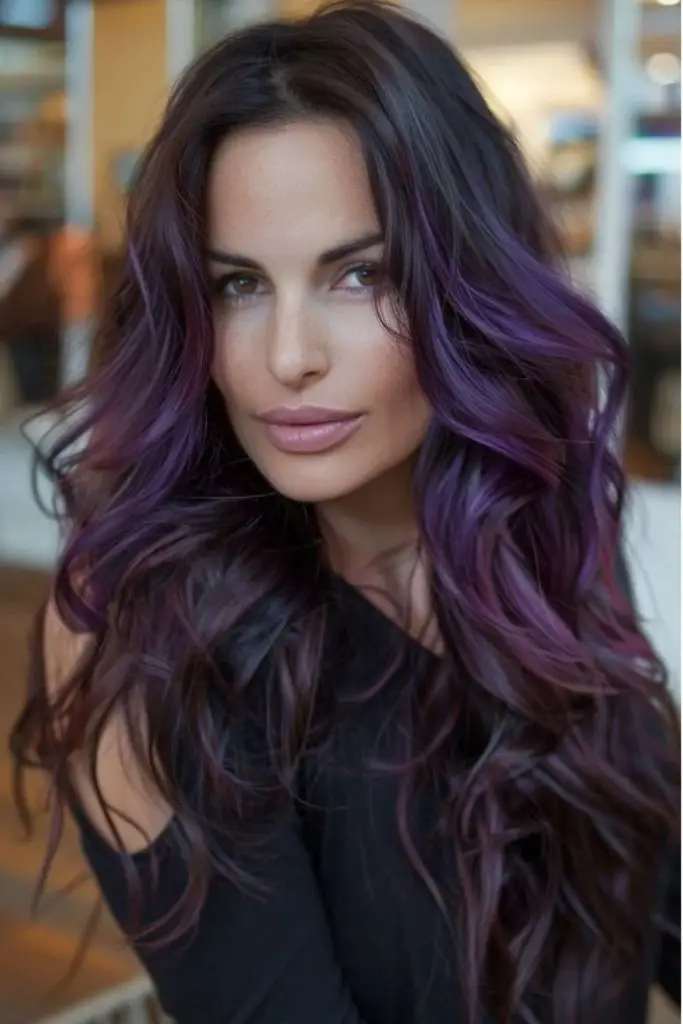 Tons de violeta com queda de camadas elegante