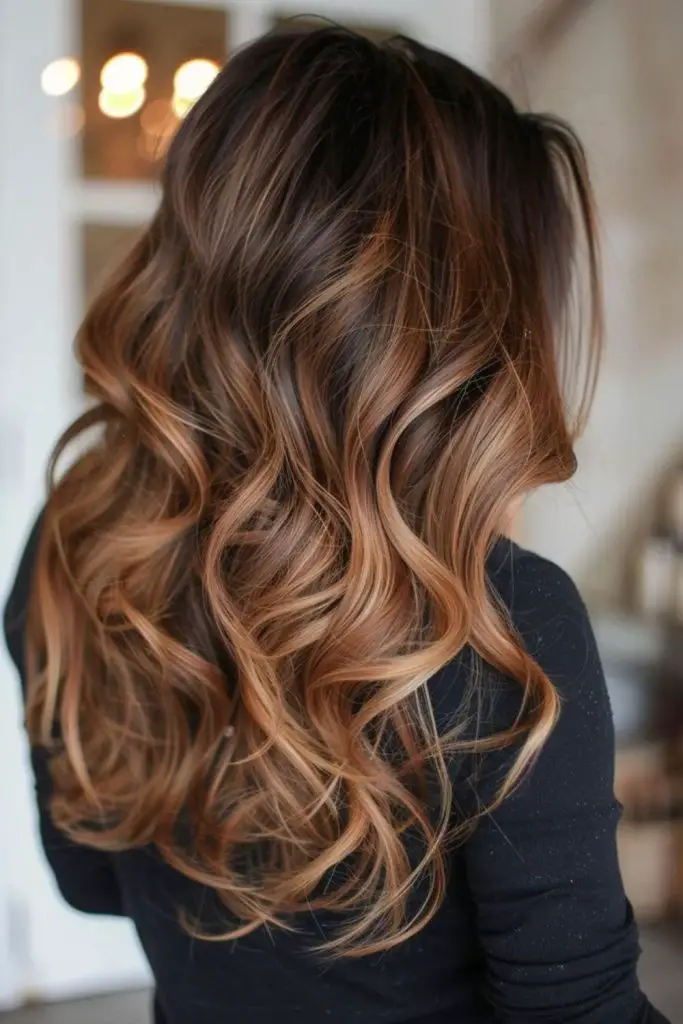 Painéis dourados torrados em fios marrons