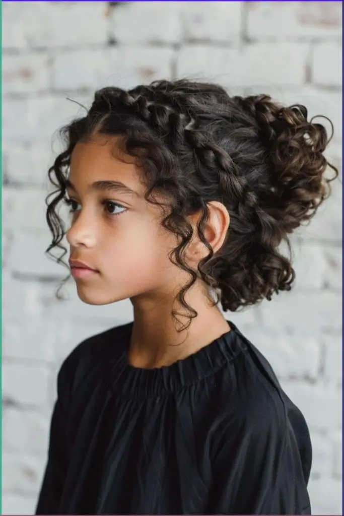 Updo alto de abacaxi curto