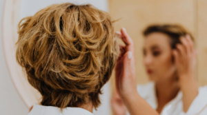 Penteados curtos da moda 2026 – ideias fofas para mulheres