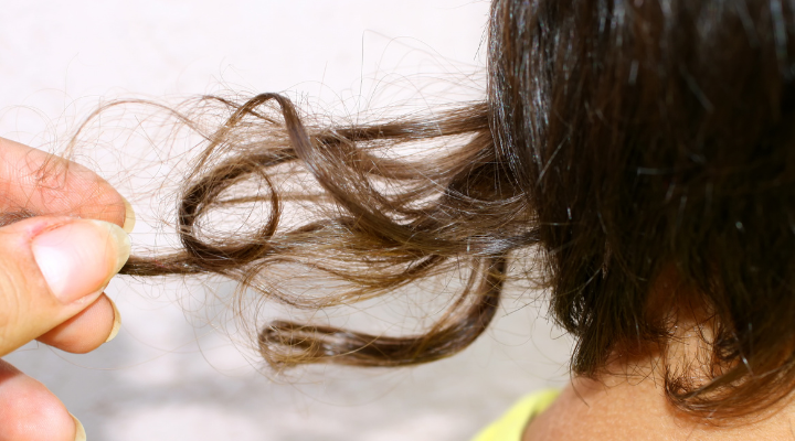 Cor de cabelo natural de primavera para pele escura