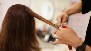 Cortes de Cabelo para Rosto Quadrado: Ideias que Suavizam o Rosto em 2026